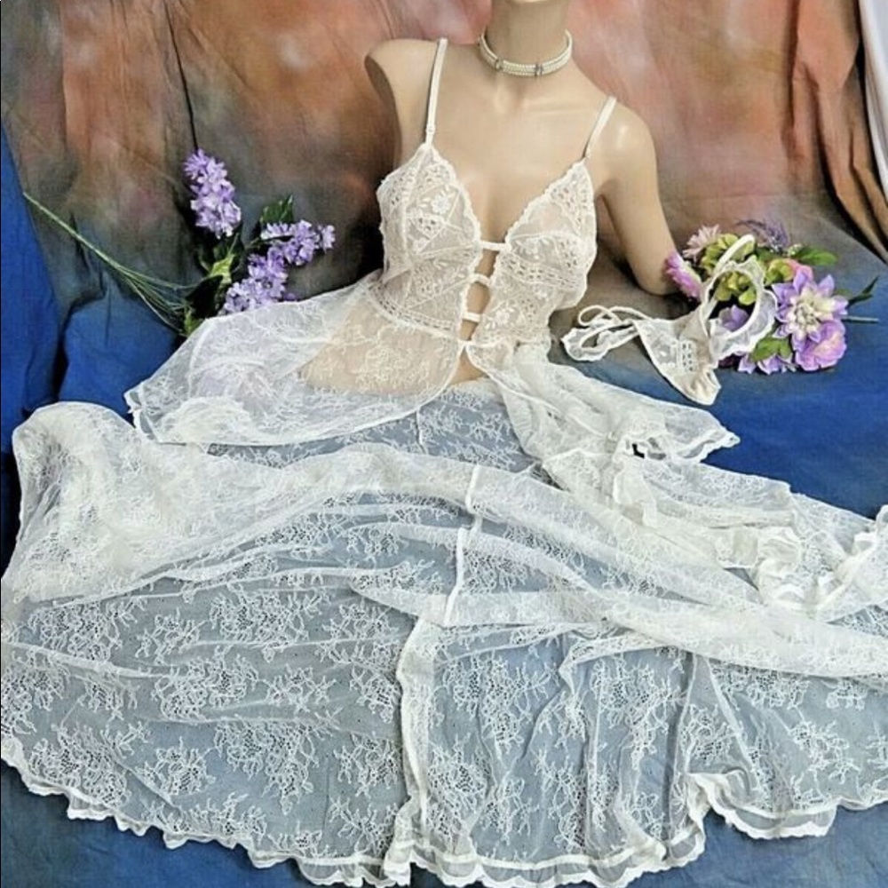 VICTORIAS SECRET DESIGNER COLLECTION LINGERIE